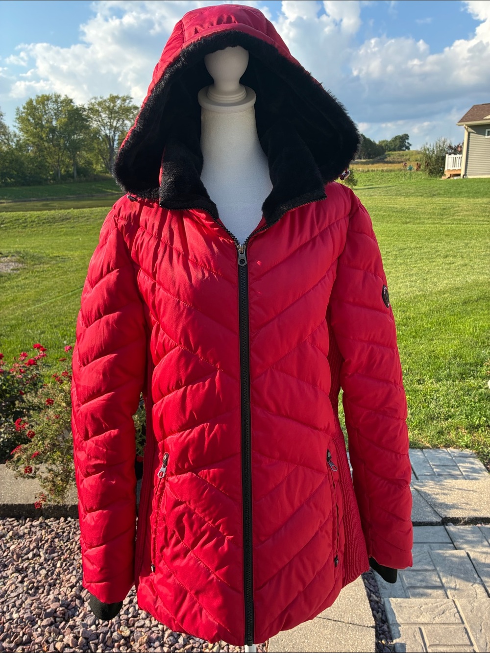 Nautica Women's Red Quilted Hooded Puffer Jacket L